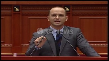 Ora News – Bushati replikon me Blushin: S’është korrekte të godasësh poshtë brezit