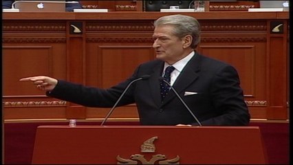 Ora News – Muri, Berisha thirrje: Kosova t’i dalë zot territorit të larë me gjak