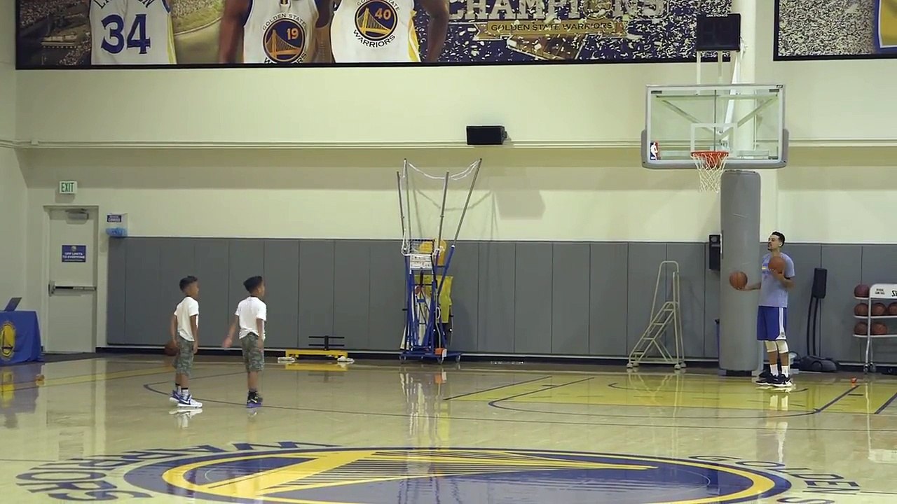 Matt Barnes Playing Basketball With his twins after Warriors shootaround