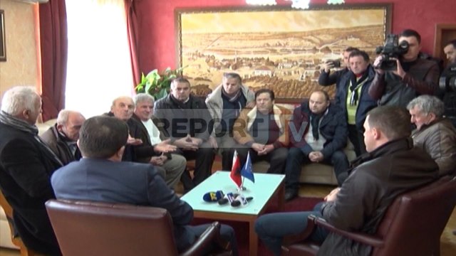 Report TV - Infrastruktura, banorët e Torovicës me Frrokajn: Mungesë investimesh