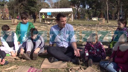 VELIAJ THIRRJE PER TE PERDORUR VETEM ÇANTA PREJ RROBE - News, Lajme - Kanali 10