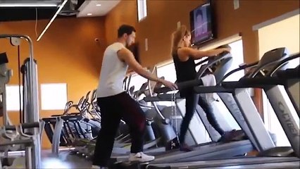 【面白い 動画 ドッキリ】スポーツクラブで女性の胸が全開にｗｗ