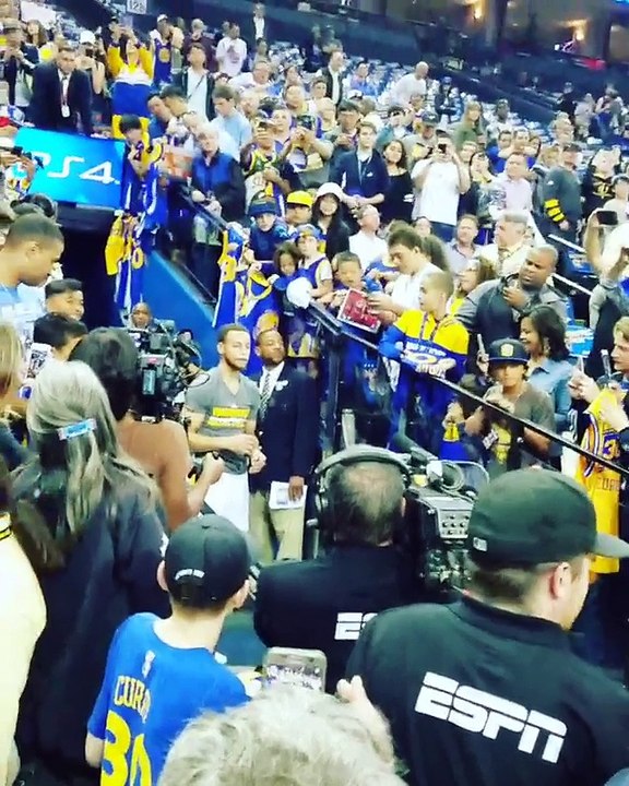 Steph Curry AMAZING Tunnel Shot - Pre-Game - Rockets vs Warriors - Mar 31, 2017