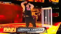 Brock Lesnar Regresa y Ataca A Varios Participantes Del Rumble - WWE RAW 22-1-17 Espa