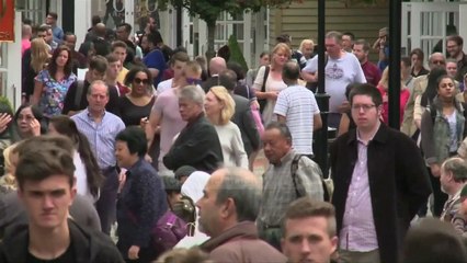 Britani, falen me mijëra homoseksualë - Top Channel Albania - News - Lajme