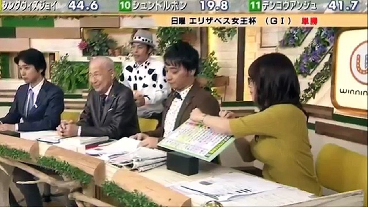 【感動】鷲見玲奈アナが巨〇を揺らして小走り⇒ジャンプ