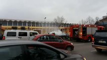 Tiranë, zjarri përfshin automjetin - Top Channel Albania - News - Lajme
