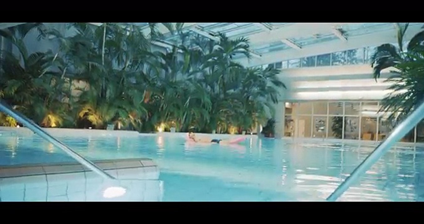 SLIMKA - Wes Anderson feat Varnish La Piscine (Vidéo version)