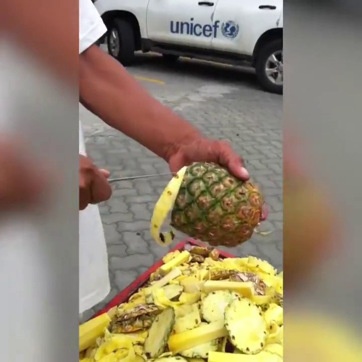 Amazing talent - Pineapple cutter