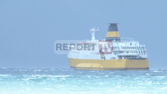 Report TV - Moti i keq, pezullohen udhëtimet e trageteve të linjës Vlorë-Brindisi