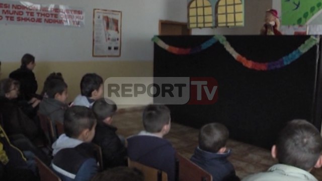 Report TV - Art edhe në fshat,Teatri i Kukullave të Lezhës shfaqje në zona të thella