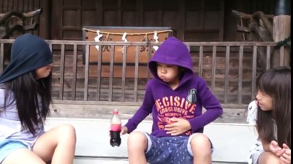 小学生3人で口の中でメントスコーラに挑戦！ #$$