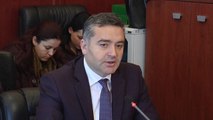 Report TV - Ministri Klosi: Maturantët e arsimit profesional do të marrin 2 diploma