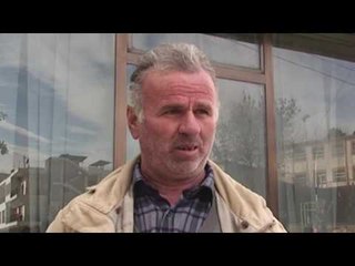 Report TV - Berat, fermerët e Poshnjës në protestë për përmbytjet e 2015-ës