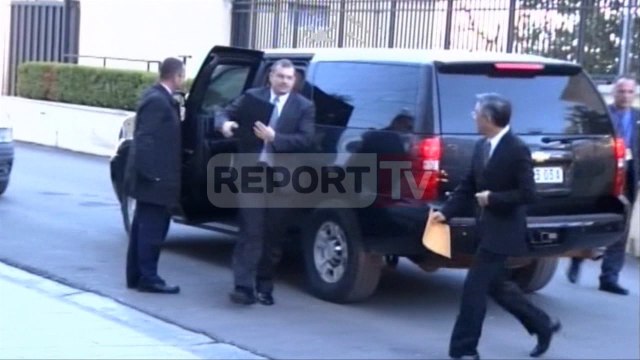 Report TV - Vettingu, ekspertët e ONM takime me Lu dhe Vlahutin