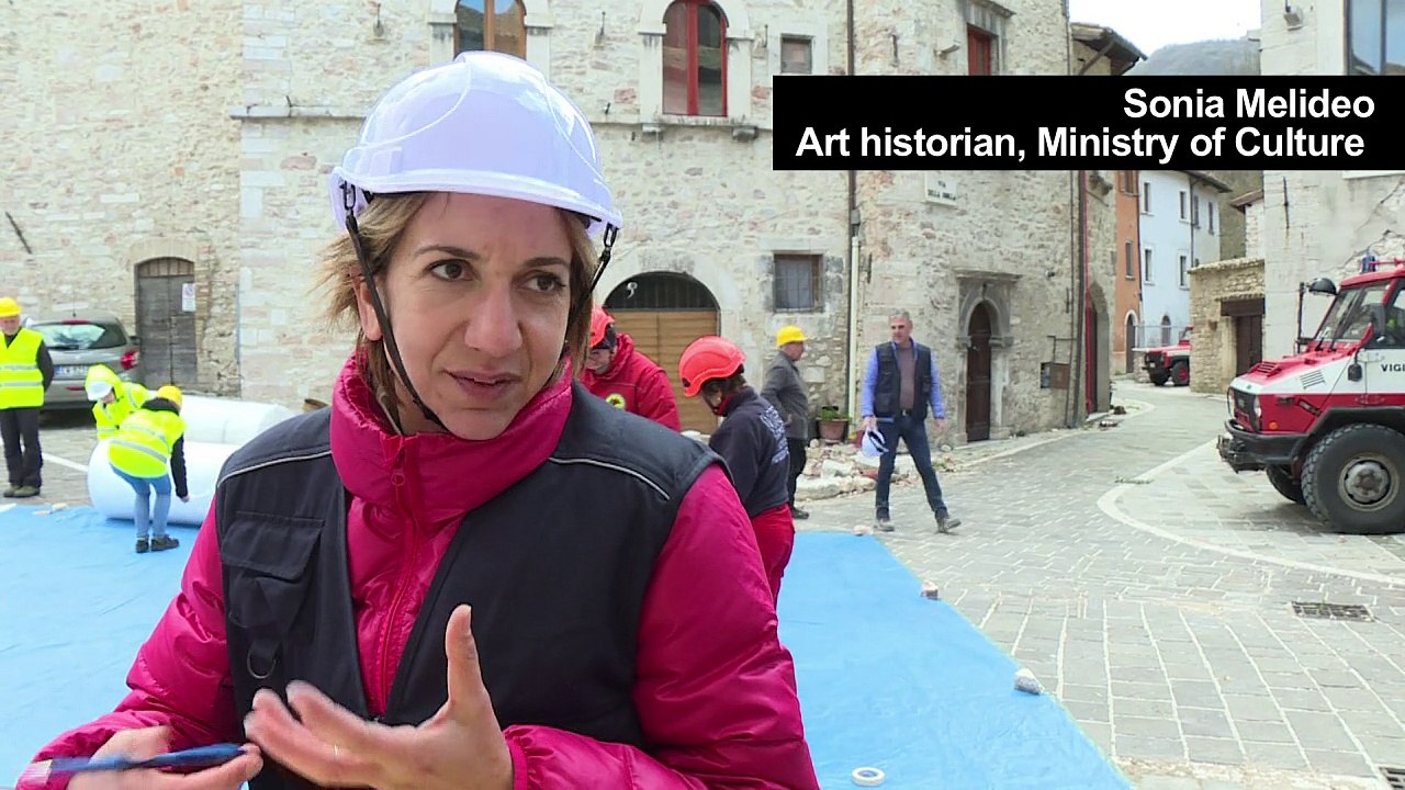 Art 'blue helmets' rescue Italy's treasures from rubble