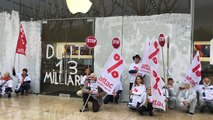Action d'Attac devant Apple à Aix-en-Provence