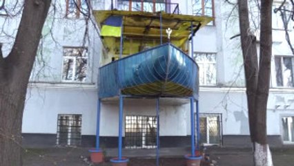 Ukrayna'da Emekli Subayın Savaş Gemisi Aşkı