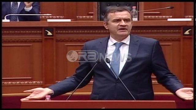 Ora News – Beqaj e Dogjani sherr në Kuvend. Deputeti PD: S’i flas hajdutëve