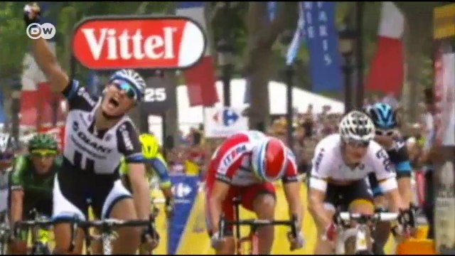 Take a stroll on the Avenue des Champs-Élysées | Euromaxx