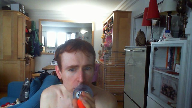 Wiwi égratigne Daddy come and get me