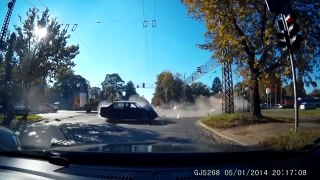 Car Crashes-Shocking dash camera HD #225