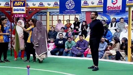 Newly Wedded Couple Funny game - Jeeto Pakistan - Must Watch