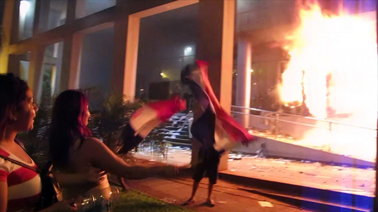 Parlament in Flammen: Wut über Verfassungsreform in Paraguay