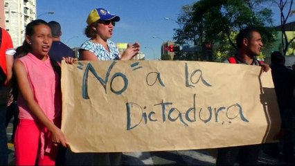 Venezuela: President Maduro moves to defuse tension after court ruling