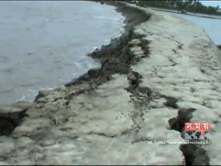 কপোতাক্ষ নদের বাঁধ ভেঙে একটি গ্রাম প্লাবিত