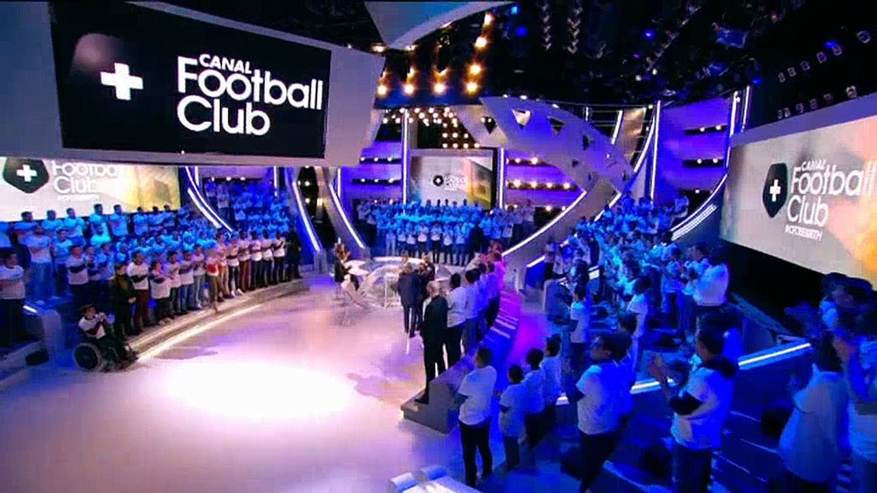 Émotion et hommages en pagaille pour le retour de Pierre Ménès dans le "Canal Football Club"