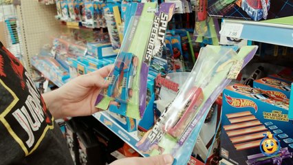 Hot Wheels Split Speeders Blade Raid Track Set & Disney Cars Toys Lightspeed Loopin' Launcher-yV0rhyDCL54