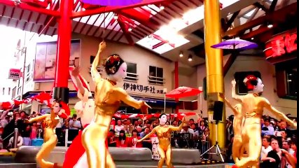 第３９回大須大道町人祭　　金粉ショー