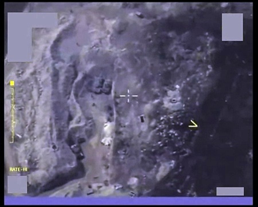 Авиаудары ВВС Сирии по технике и позициям боевиков ИГИЛ