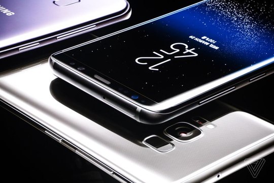 The Galaxy S8's misplaced fingerprint scanner was probably a last-minute change