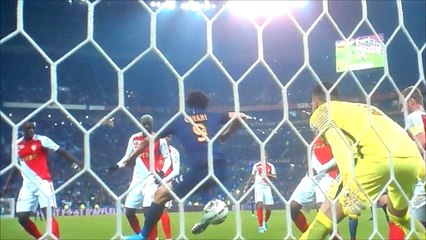 Danijel Subašić Spectacular Double Save vs Edinson Cavani!