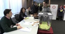 ABD'de Yaşayan Türk Seçmenler Oy Kullanmaya Başladı