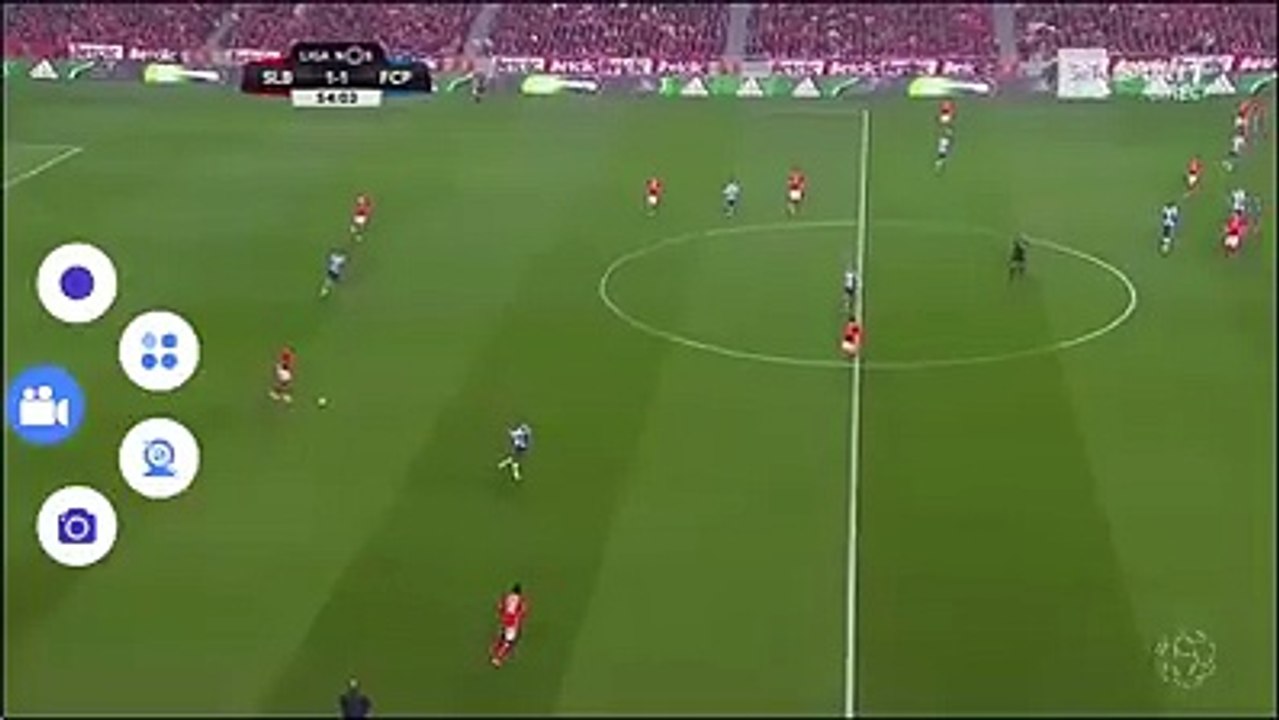 مراوغات عالمية لبراهيمي ضد لاعبي بنفيكا