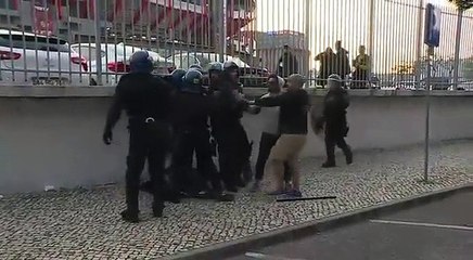 IMAGENS CHOCANTES DE ADEPTO A SER AGREDIDO POR AGENTE DA PSP