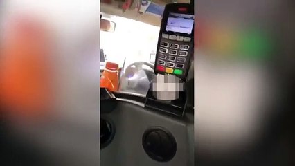 London taxi driver threatens a passenger when he can't pay _ Daily Mail Online