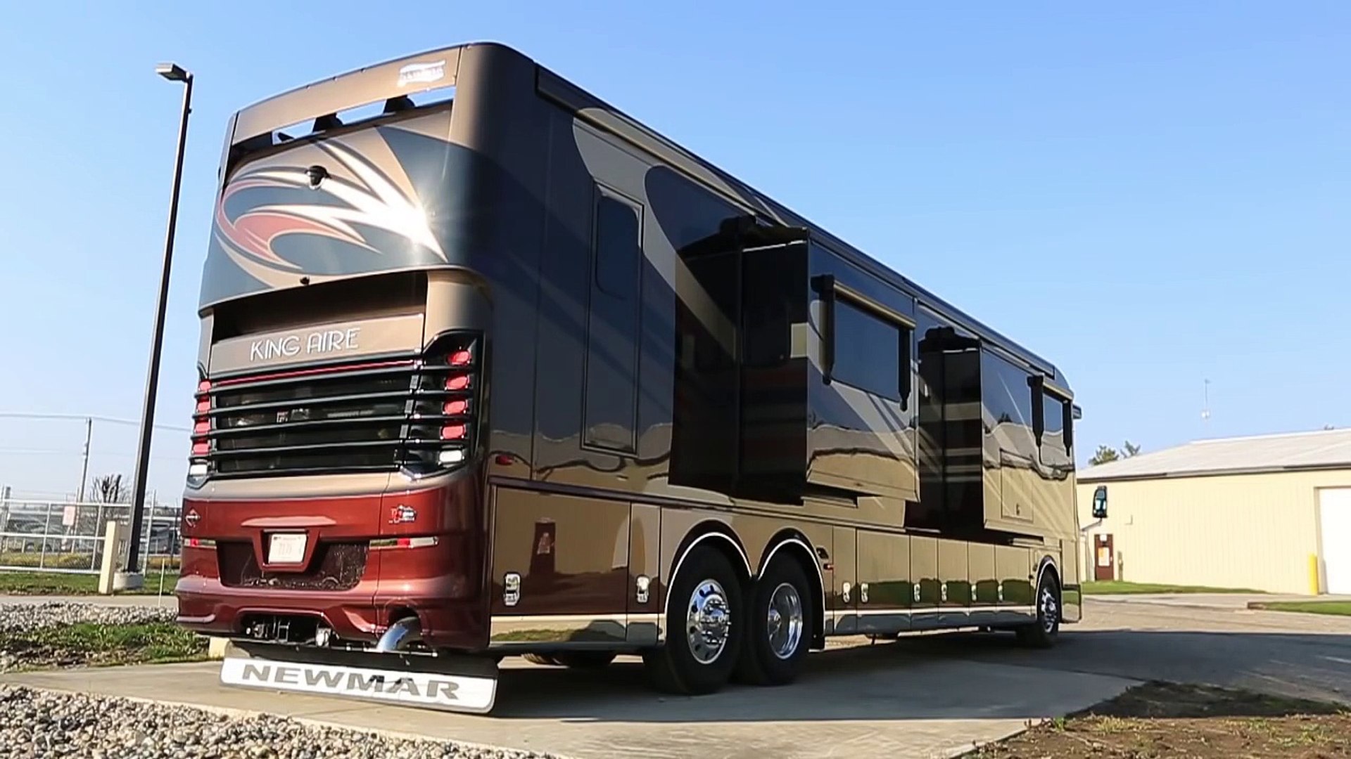 ⁣Travel ins new luxury bus 2017 king Aire features top usa motorhomes rvs