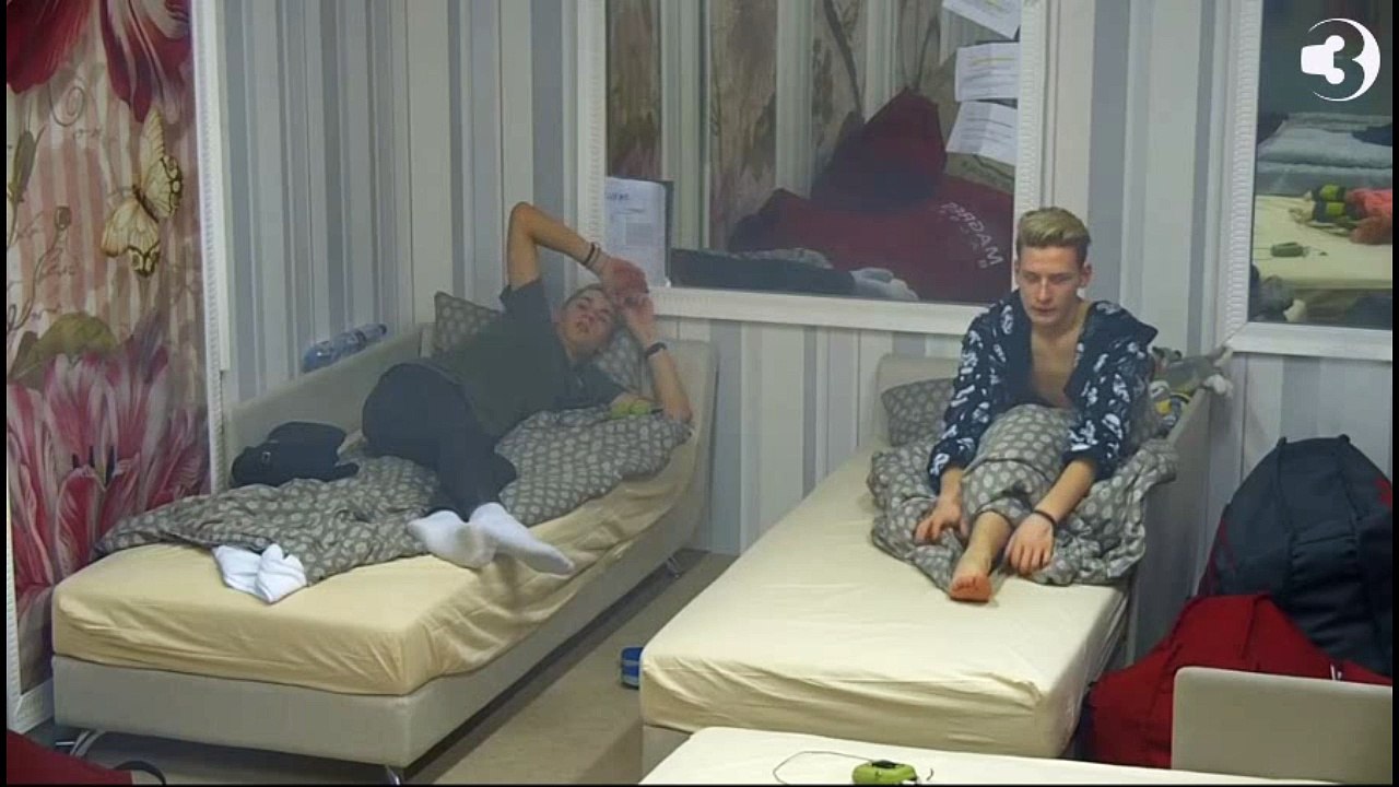 as superhitas - 03.27. Lukas NUOGAS 15:01 min...viskas nuo pat pradziu...