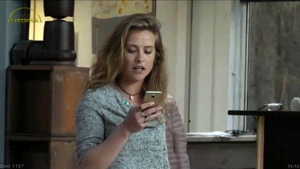 Romy huilt omdat er geen hooi voor de koeien is