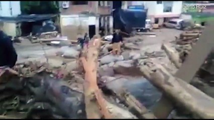 Overflowing river in Colombia kills at least 193 people _ Daily Mail Online