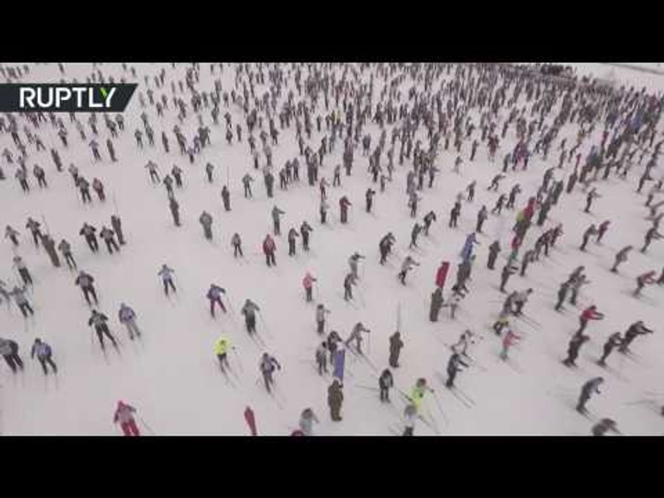 Drone flies over 10,000+ people racing at Russian Ski track 2017