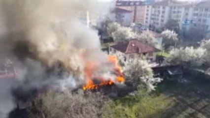 Bolu'da Ahşap Ev Alev Alev Yandı