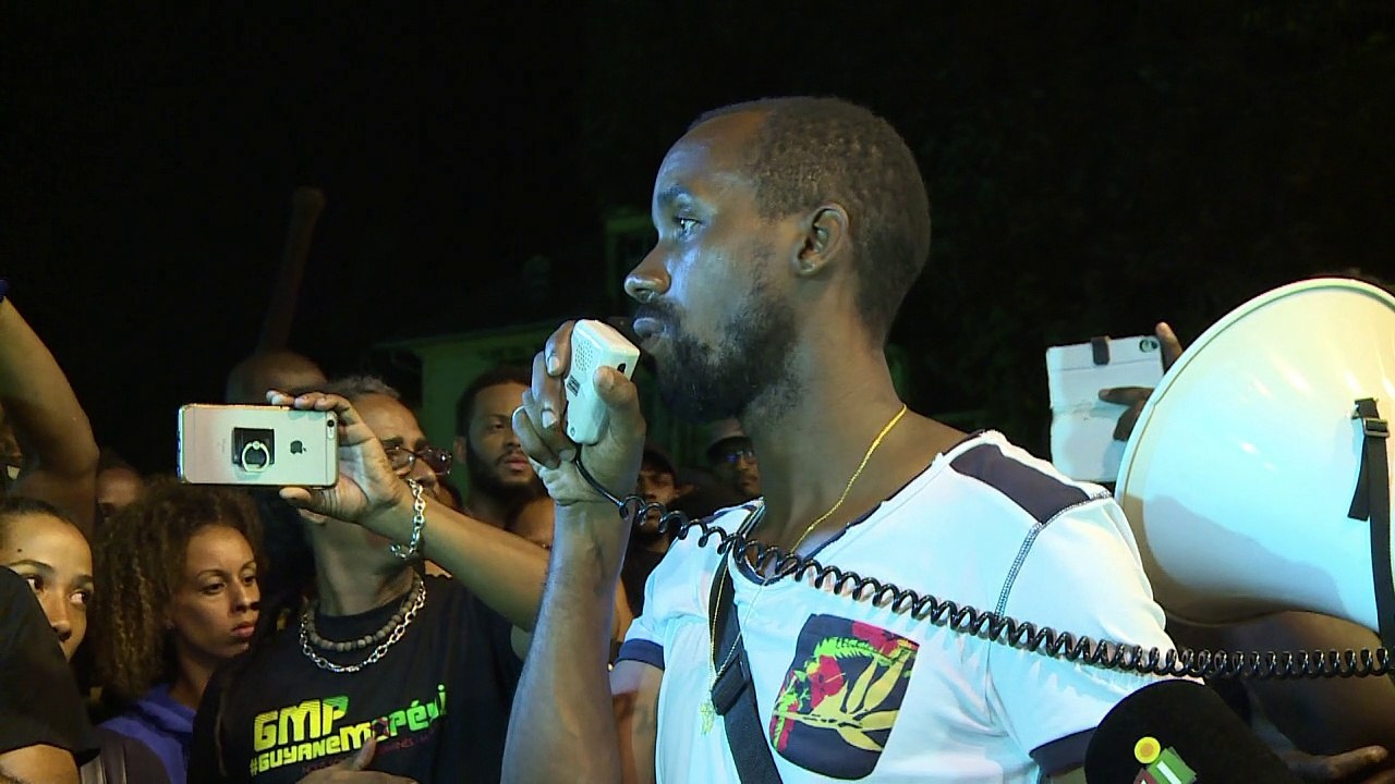 Guyane: négociations suspendues