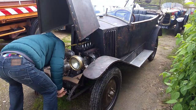 Départ balade Renault KJ1 1924 et Citroen B2 1924