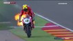 Les images incroyables d'un pilote de Superbike sur sa moto en feu à Alcaniz en Espagne