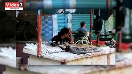 تاجر أسماك- صغار البائعين أغلقوا محالهم للضغط على تجار الجملة